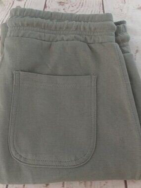 Verde Drawstring Waist Short Pants Olive Green Size M